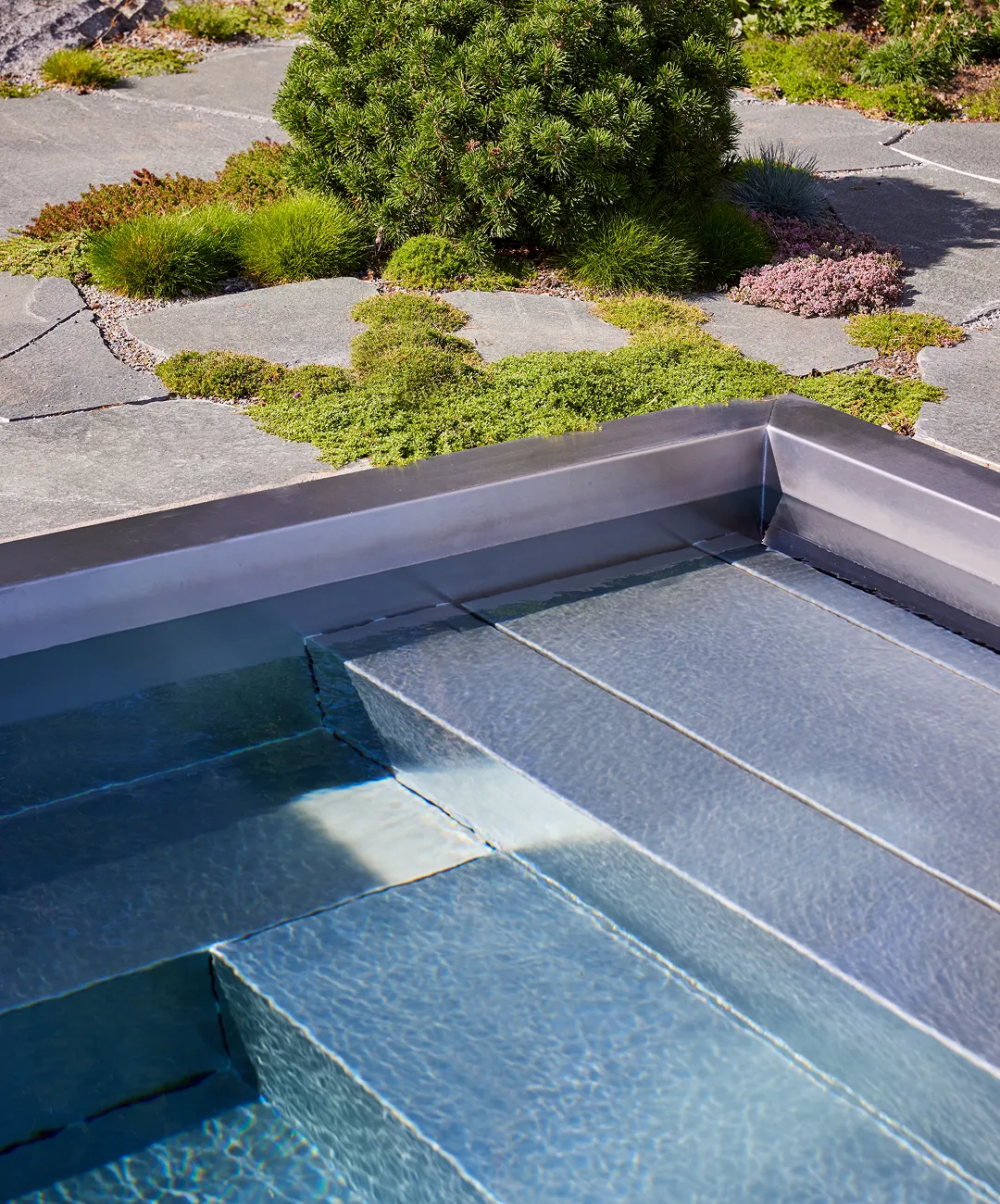 En stålpool från projektet Stockholm i N/A från N/A designad av N/A